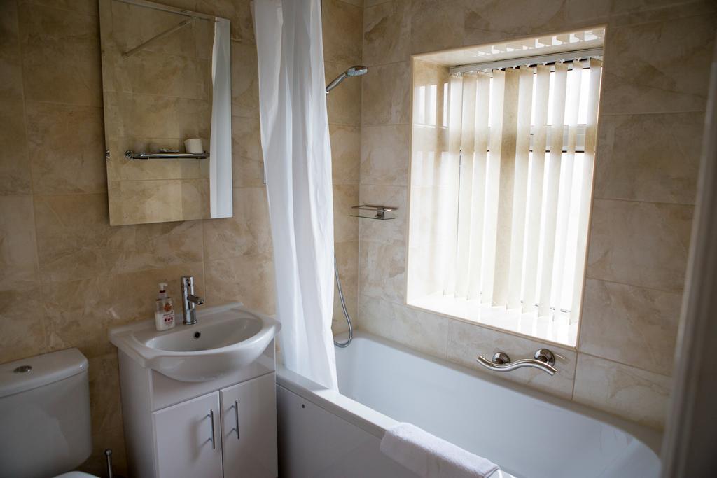 Oak House Bb Bed & Breakfast Oldham Dış mekan fotoğraf